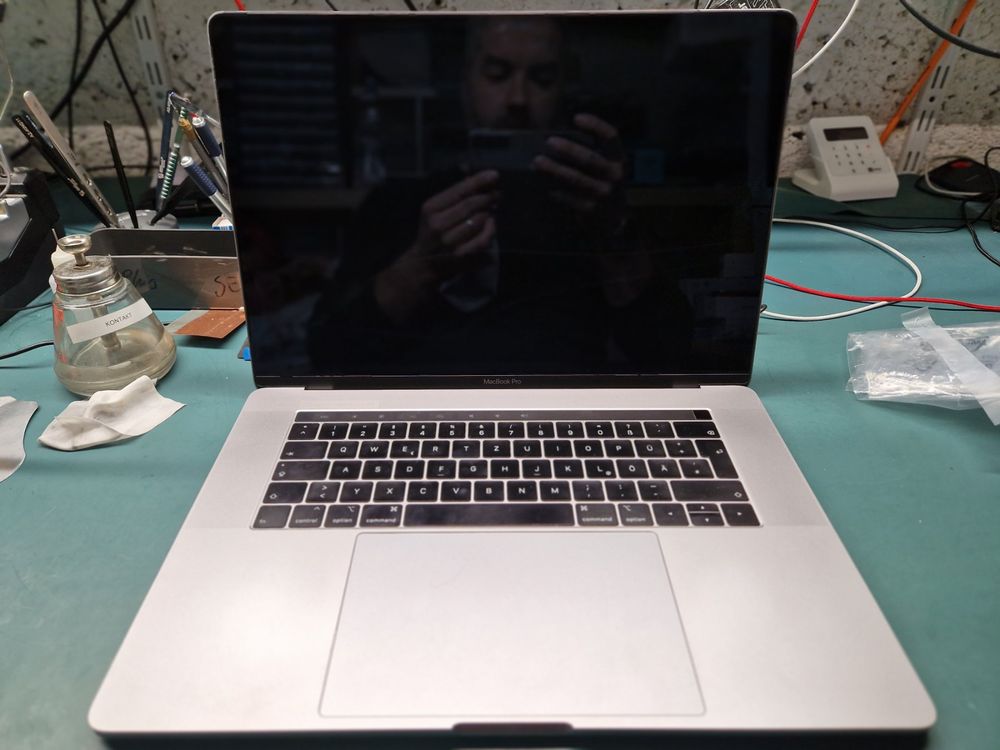 Curated visual reference: Gallery Detail: Macbook Pro 15Zoll Model A1990