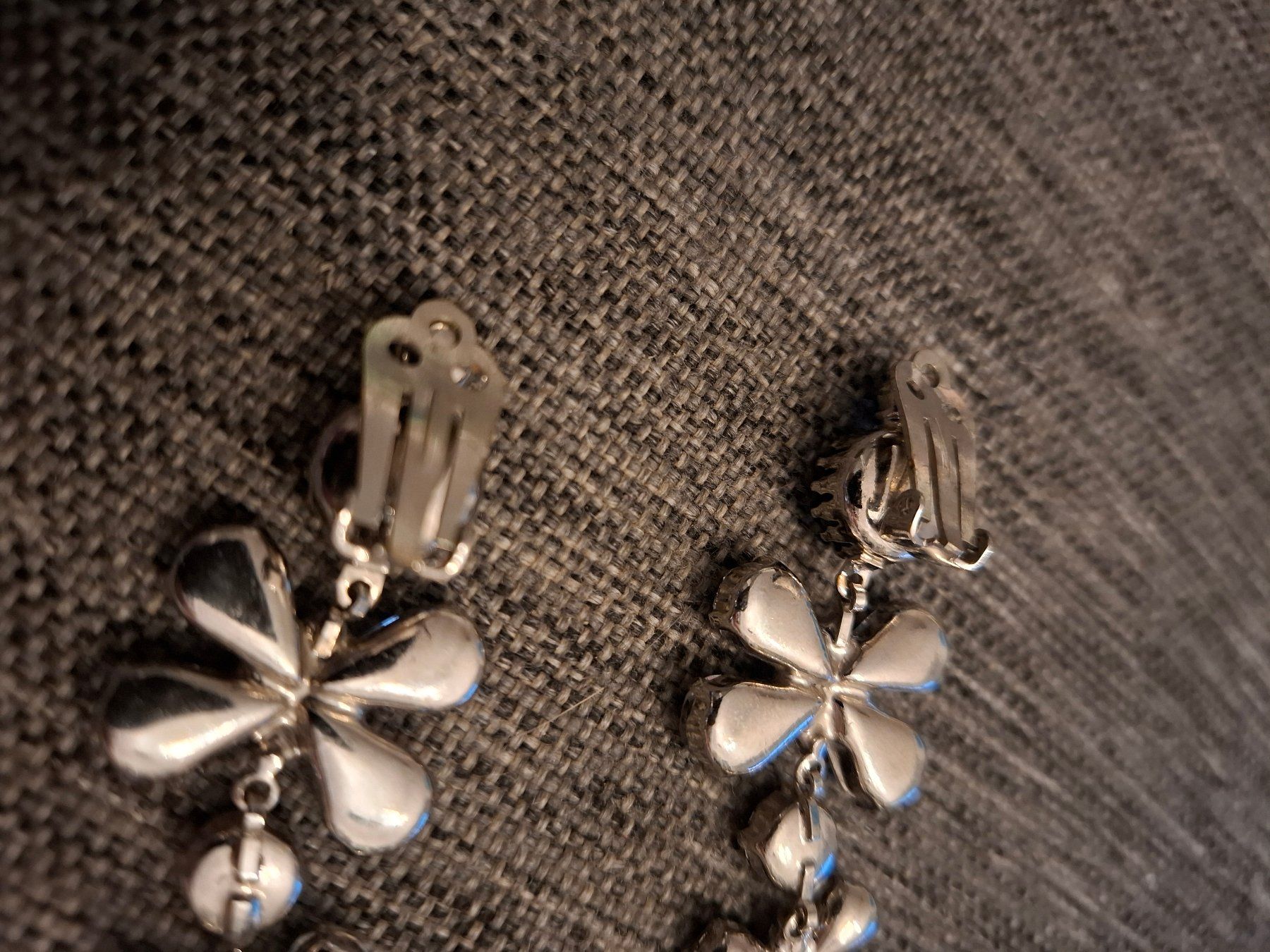 Orecchini pendenti & Orecchini a lobo: Ohrclips Blumen Design mit Strasssteinen – Usato da Birmensdorf ZH venduto da M4rwin 2