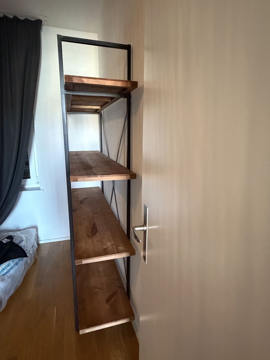 Scaffali: Holzregal mit Schwarzen details  – Usato da Zürich venduto da puc_xh9s 3