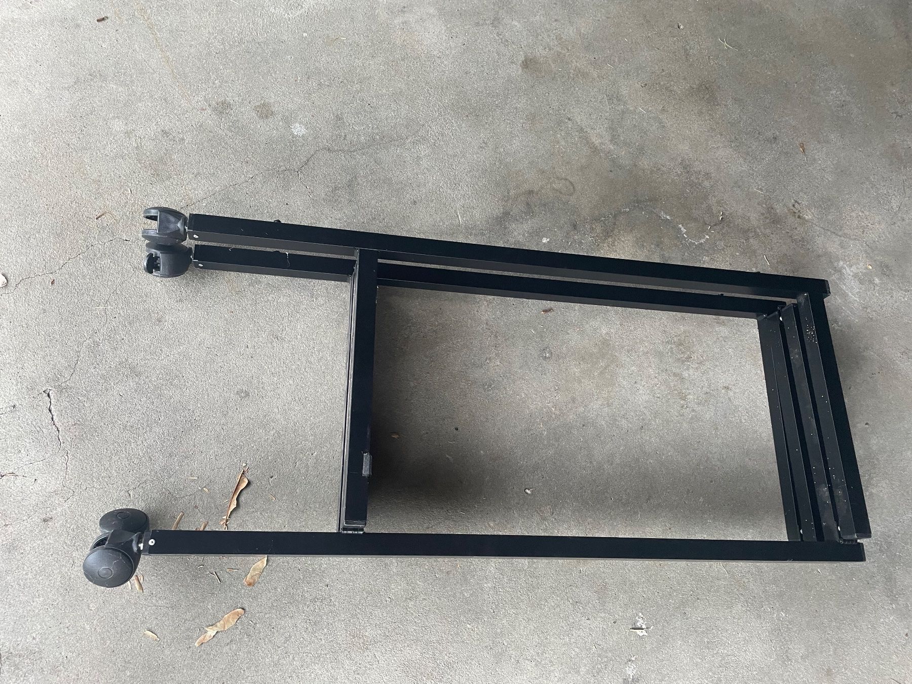 Ikea Scrivanie: Stehtisch auf Rollen, klappbar – Usato da Freidorf TG venduto da ibipatria 3
