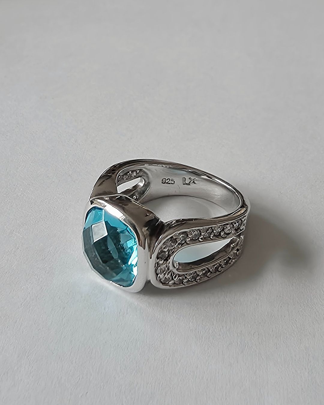 Anelli: Modernem Design Silberring 925 mit hellblauem Topas- NEU – Nuovo e nell'imballaggio originale da Uetikon am See venduto da Coralreef 2