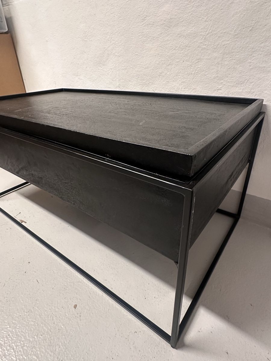 Tische: Schwarzer Couchtisch aus Metall zu verschenken/gratis – Gebraucht aus Zürich von anouk_8008 2