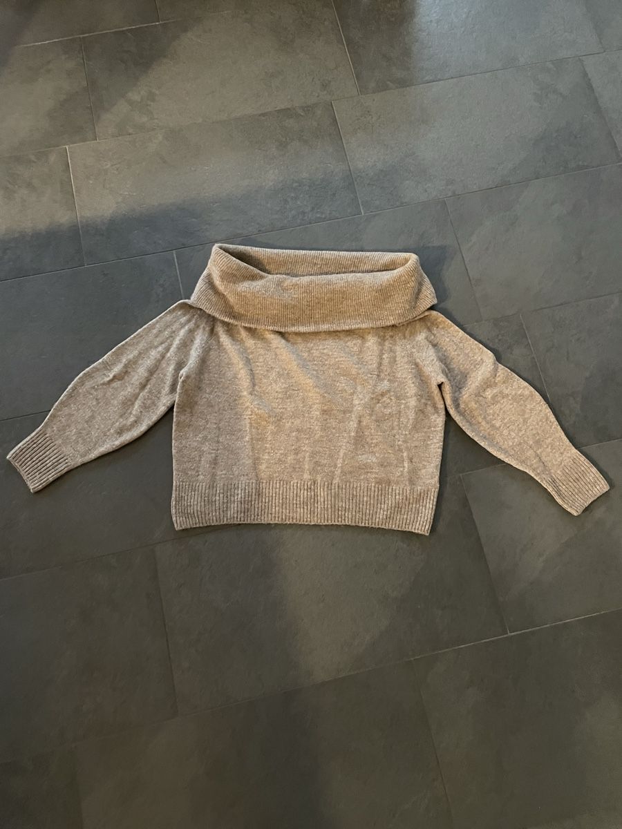 H&M Maglioni & Felpe: Strickpulli mit Rollkragen – Usato da Balgach venduto da sei_s6d7 1