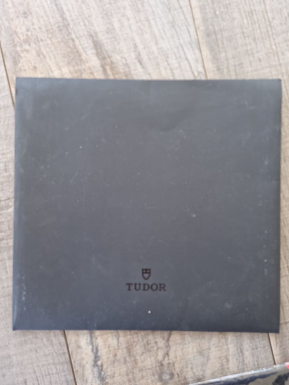 Foulard & Sciarpe: TUDOR Seidentuch schwarz/rot, neu – Usato da Bözberg venduto da heinz-d 1