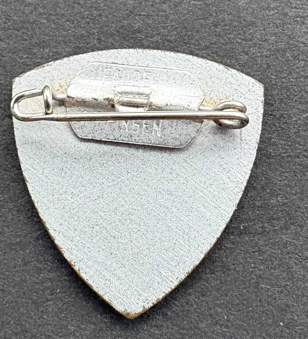 Placchette & Badge: ANSTECKNADEL MINI TEST SCWEIZER SKISCHULE LENK – Usato da Ostermundigen venduto da Wyatt-Earp 1