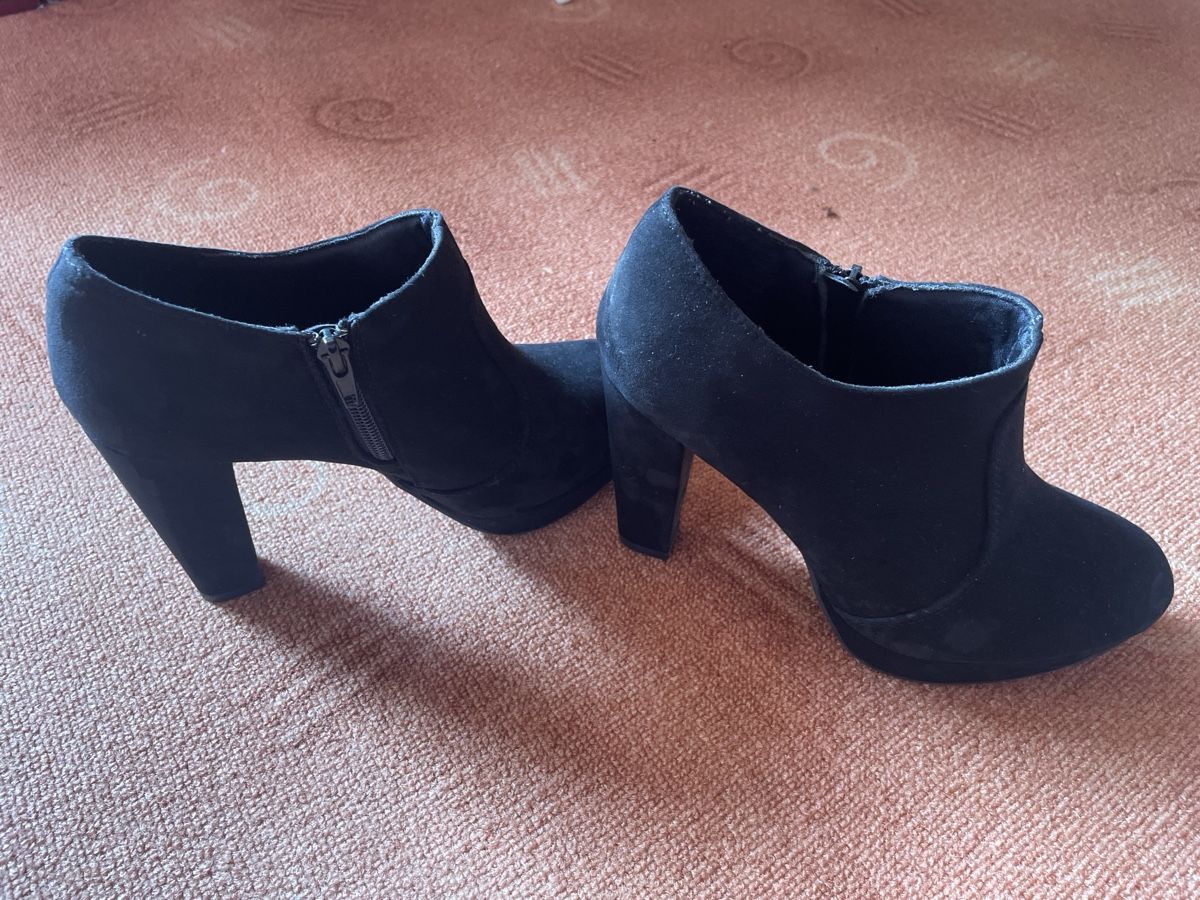 Rainbow Scarpe da donna: Schwarze Stiefeletten Gr. 38 – Nuovo (secondo la descrizione) da Goldingen venduto da FirebirdLady92 1
