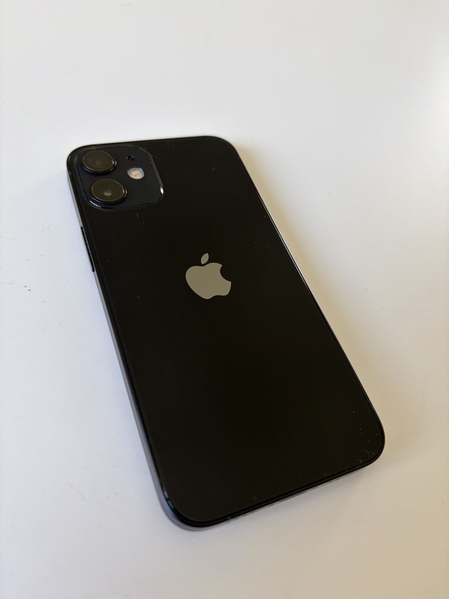 Apple Telefoni cellulari / Smartphones: iPhone 12 mini mit Burga Handyhülle – Difettoso da Unterägeri venduto da Livia.Bie 1