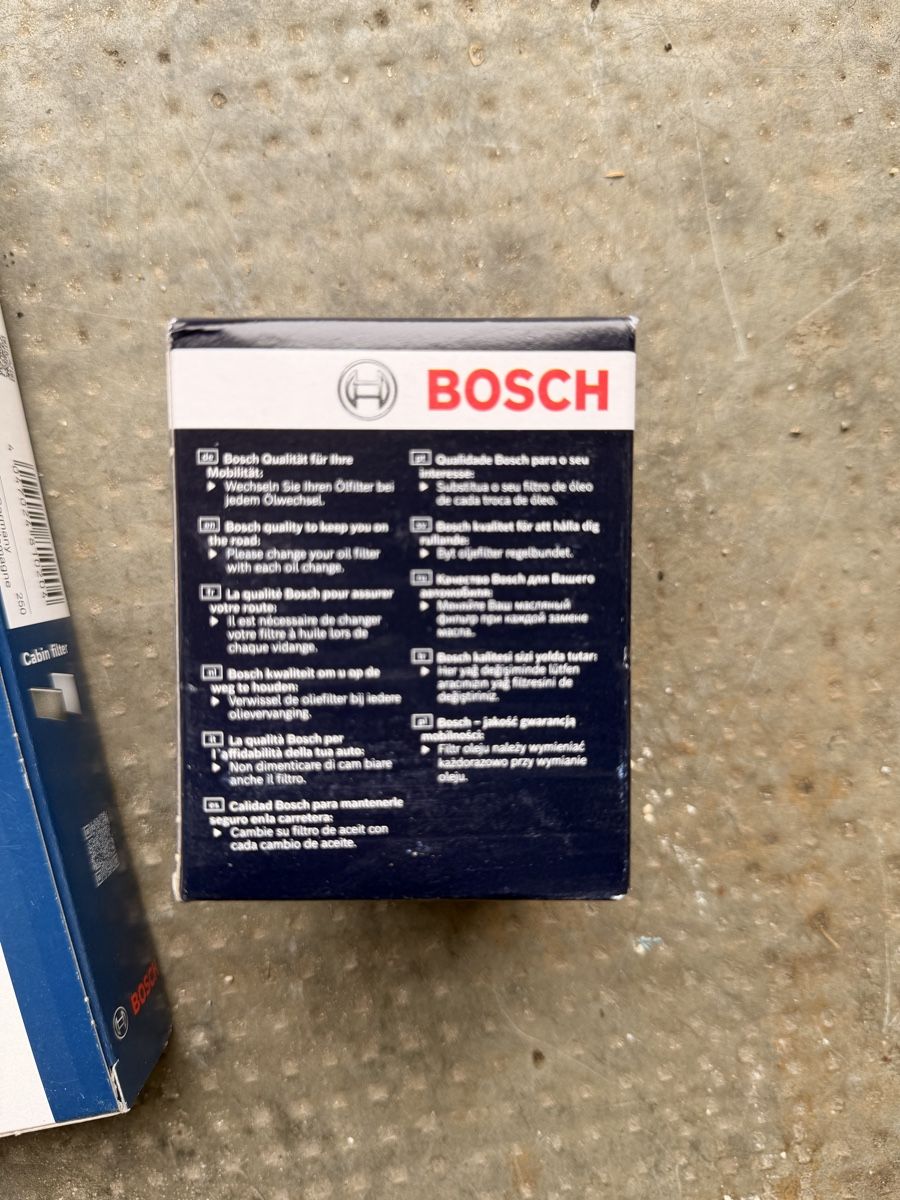 Bosch Toutes les pièces auto: Filtre à huile Bosch – Neuf avec emballage d'origine à St-Imier par frede81 2