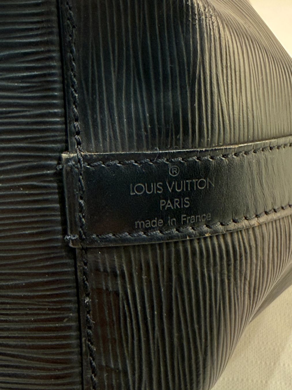 Louis Vuitton Borse da donna: Louis Vuitton Epi Noe Petit in schwarz – Usato da Erlenbach ZH venduto da iLuxury 6