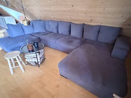 Ecksofa grau mit vielen Elementen und Chaiselongue