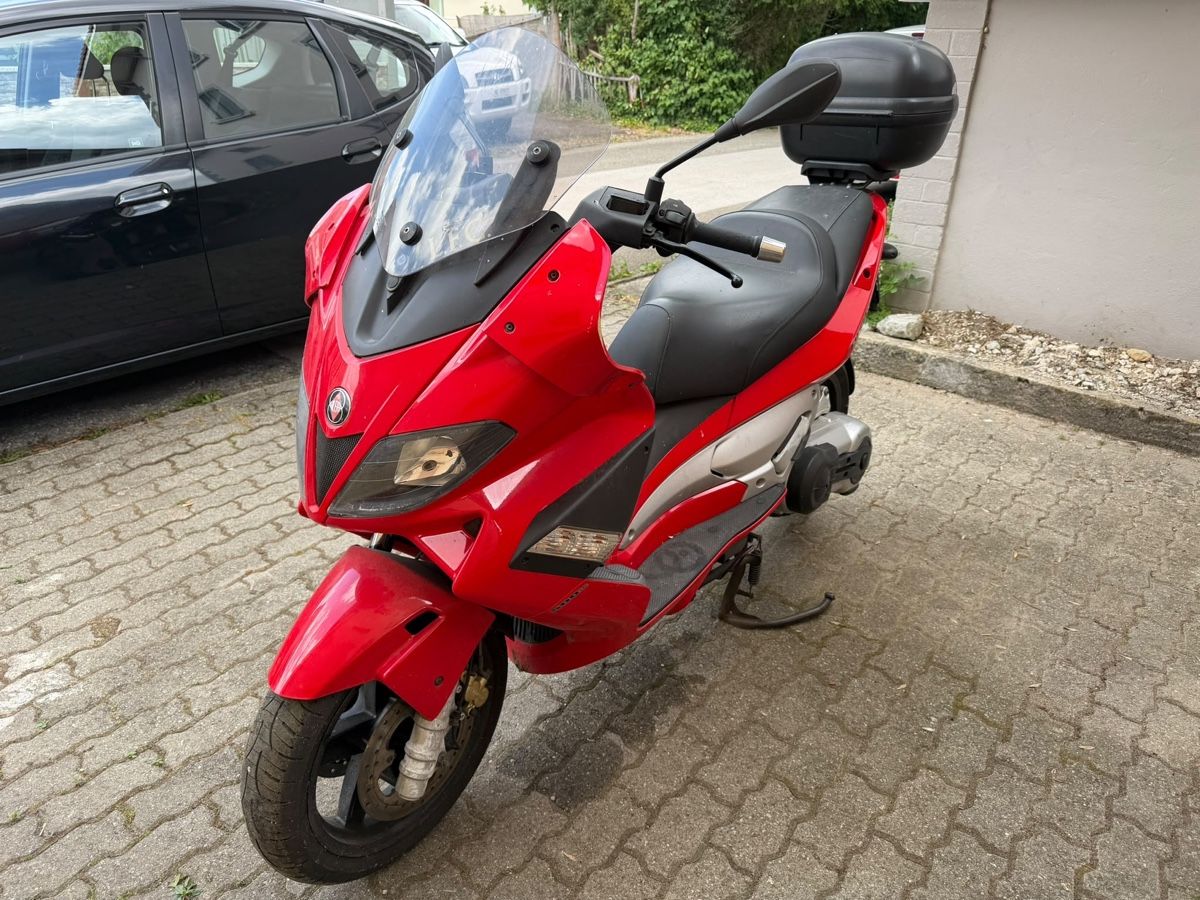 Gilera Scooters: Gilera Nexus 500 – D'occasion à Couvet par ble_l5fl