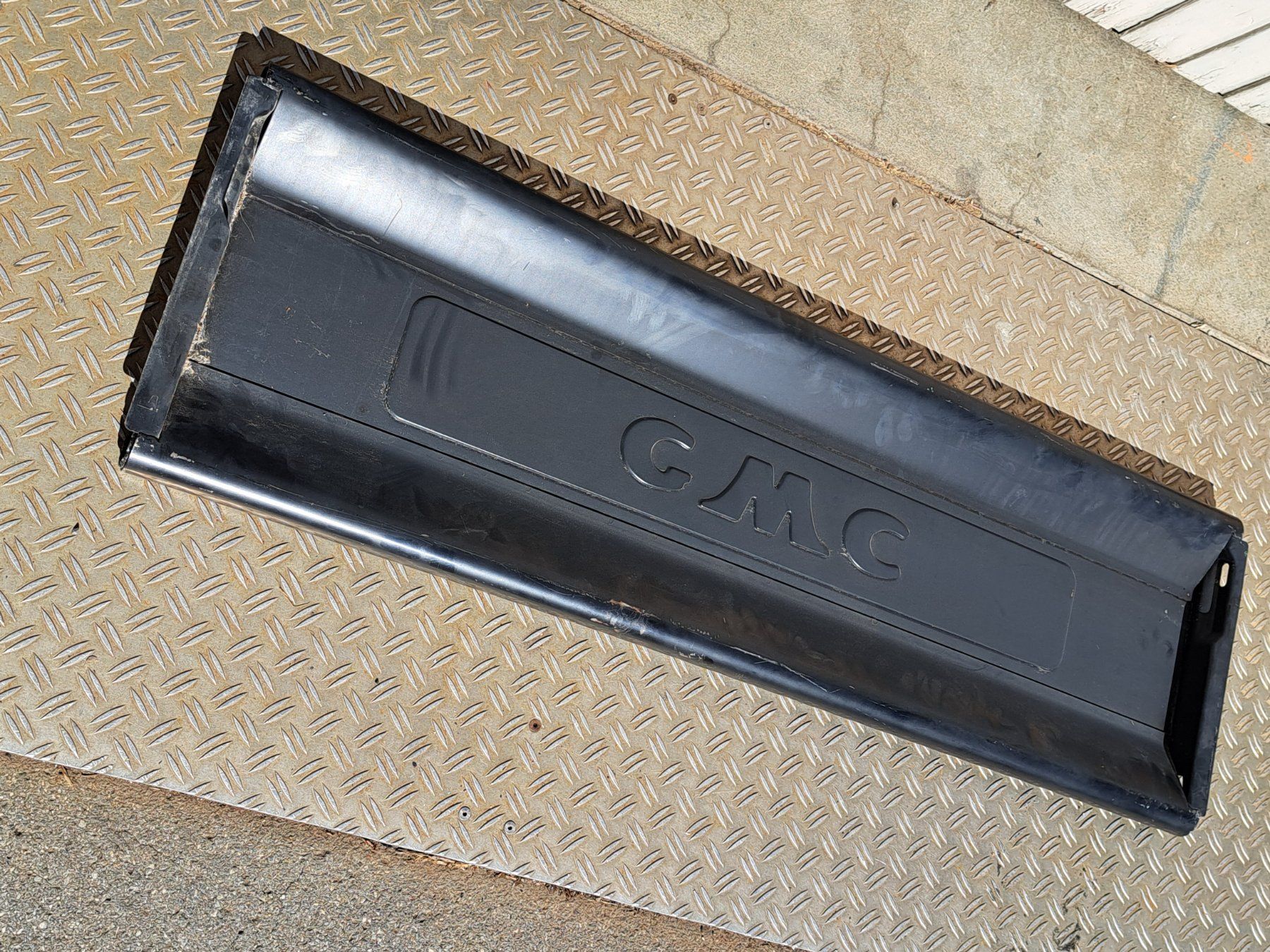 Insegne: Heckklappe USA Pick up GMC – Usato da Widnau venduto da Senna7
