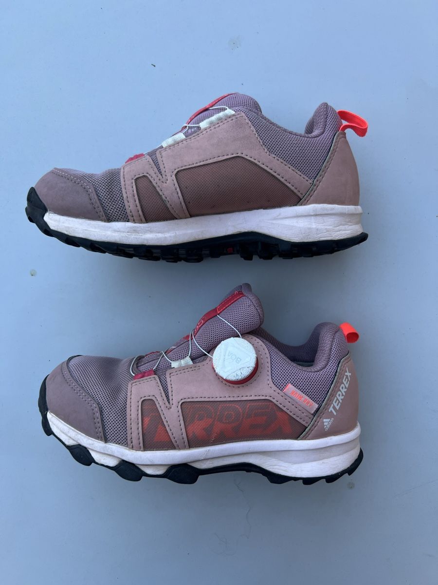 Adidas Chaussures filles: Adidas Terrex Trekkingschuhe Gr. 32 – D'occasion à Heiligkreuz (Mels) par fodo 1