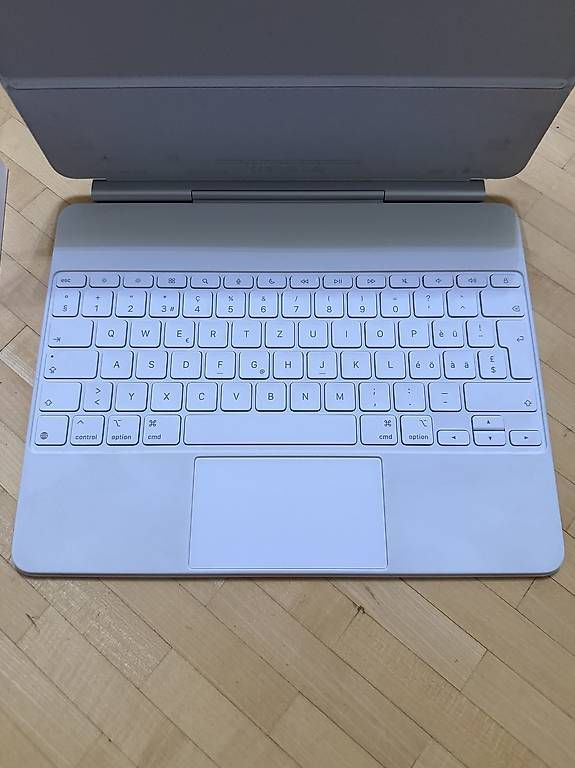 Claviers: original Apple iPad Magic Keyboard 13" Model A3340 – D'occasion à Scherzingen par polini42 2