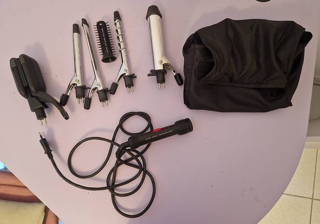 Accessoires pour cheveux: Piastra con vari accessori – D'occasion à Aurigeno par dan_2xx2