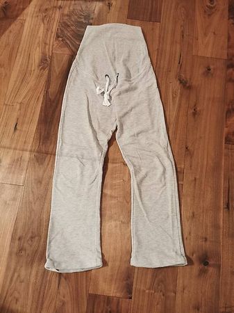 bequeme Schwangerschafts-Trainerhose Grösse 36-38