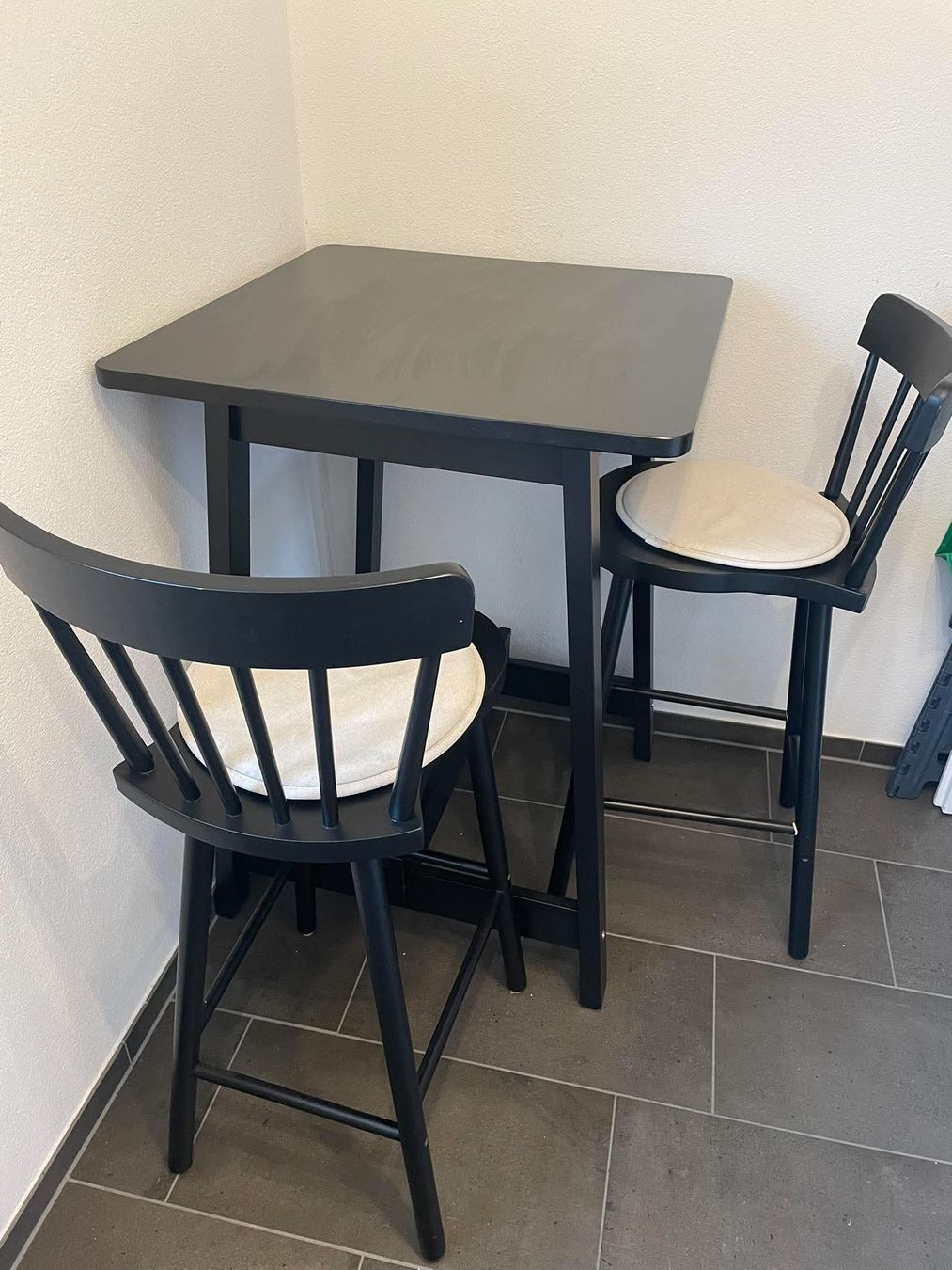 Ikea Set tavolo e sedie: IKEA NORRÅKER Bartisch, 2 Hocker / Bar Table, 2 Chairs – Usato da Zürich venduto da dav_85xz 4