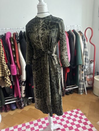 Schönes Bershka Kleid