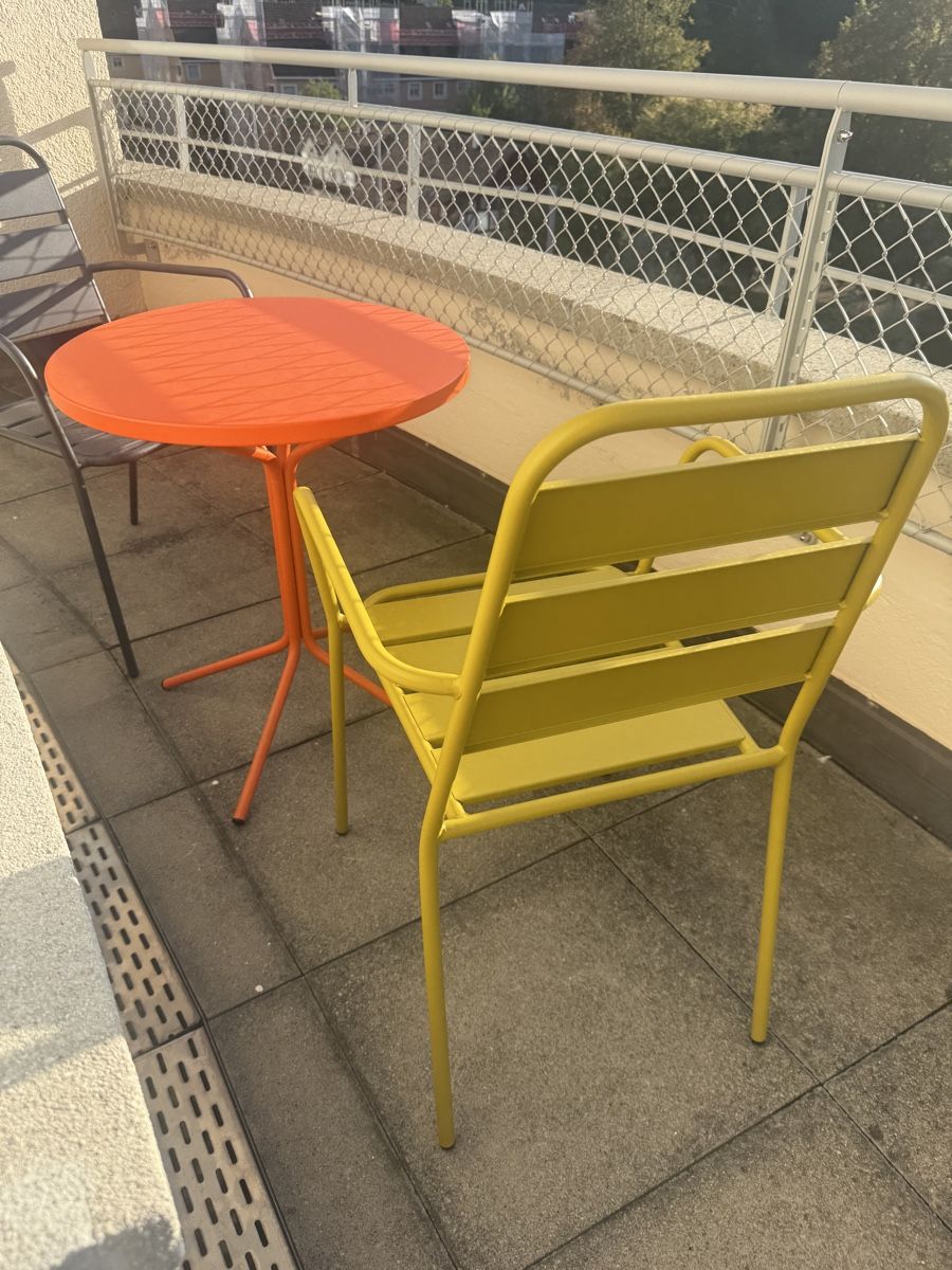 Schaffner Set di tavolo e panche: Schaffner Pix und 2x Giardimo LAB Retro I – Usato da Zürich venduto da svcrfxs 1