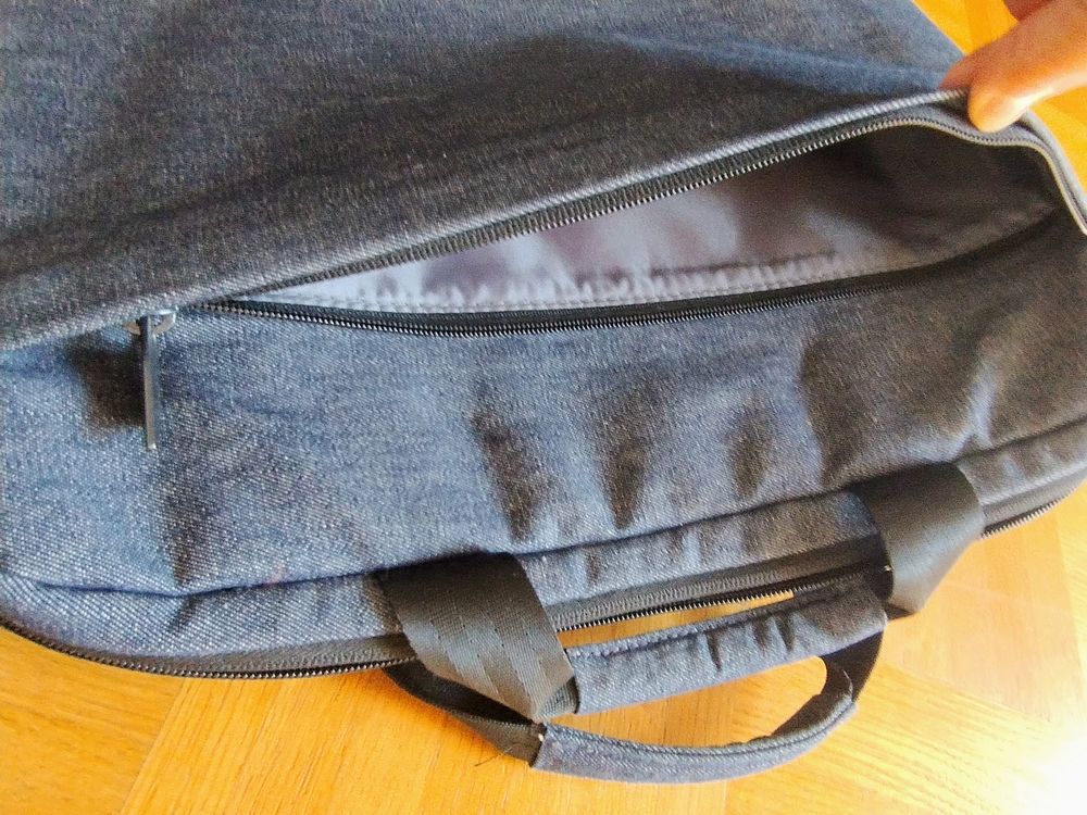 Borse: Laptop-Hülle 12" – Usato da Emmenbrücke venduto da royal33 3
