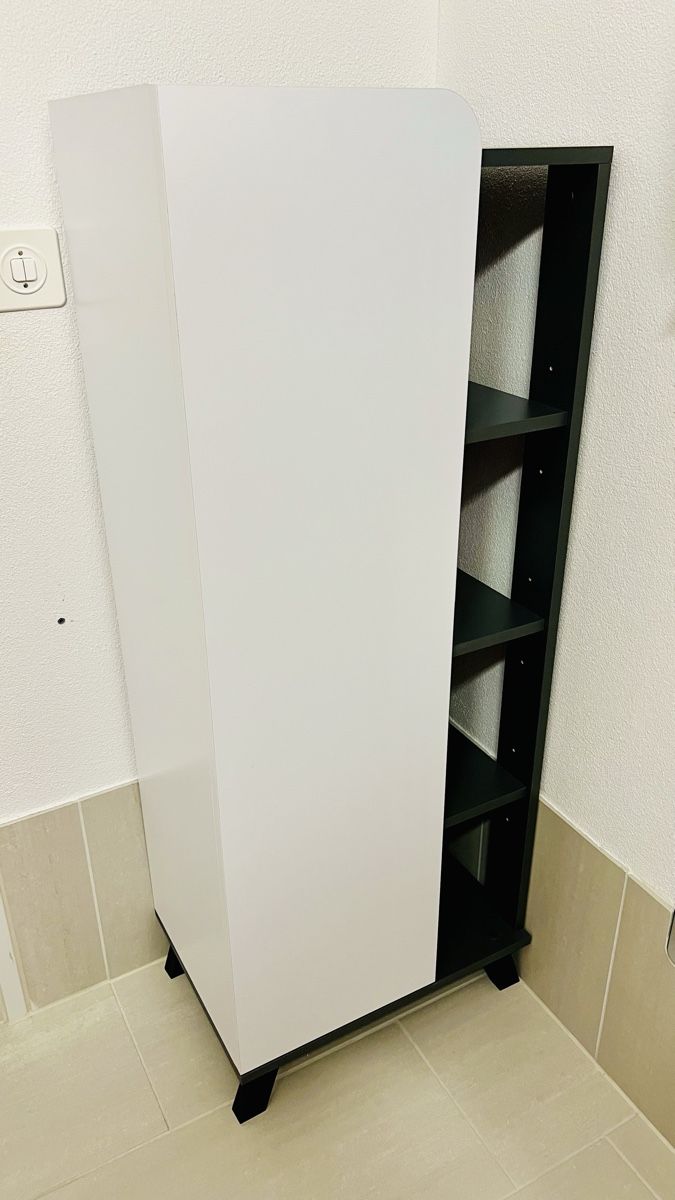 Armadi: Badezimmerschrank neu mit optischen Mängeln – Usato da Kriens venduto da smu_z9pv