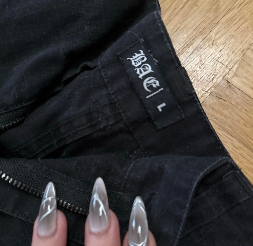Pantaloni: Pantalon cargo noir taille L 100% coton – Usato da St-Aubin FR venduto da Tiweety 2
