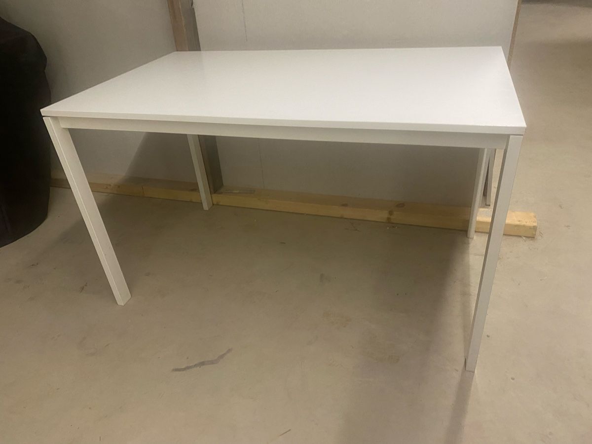 Tavoli: Tisch weiss 125x75x74cm – Usato da Seewen SZ venduto da shaky01 1