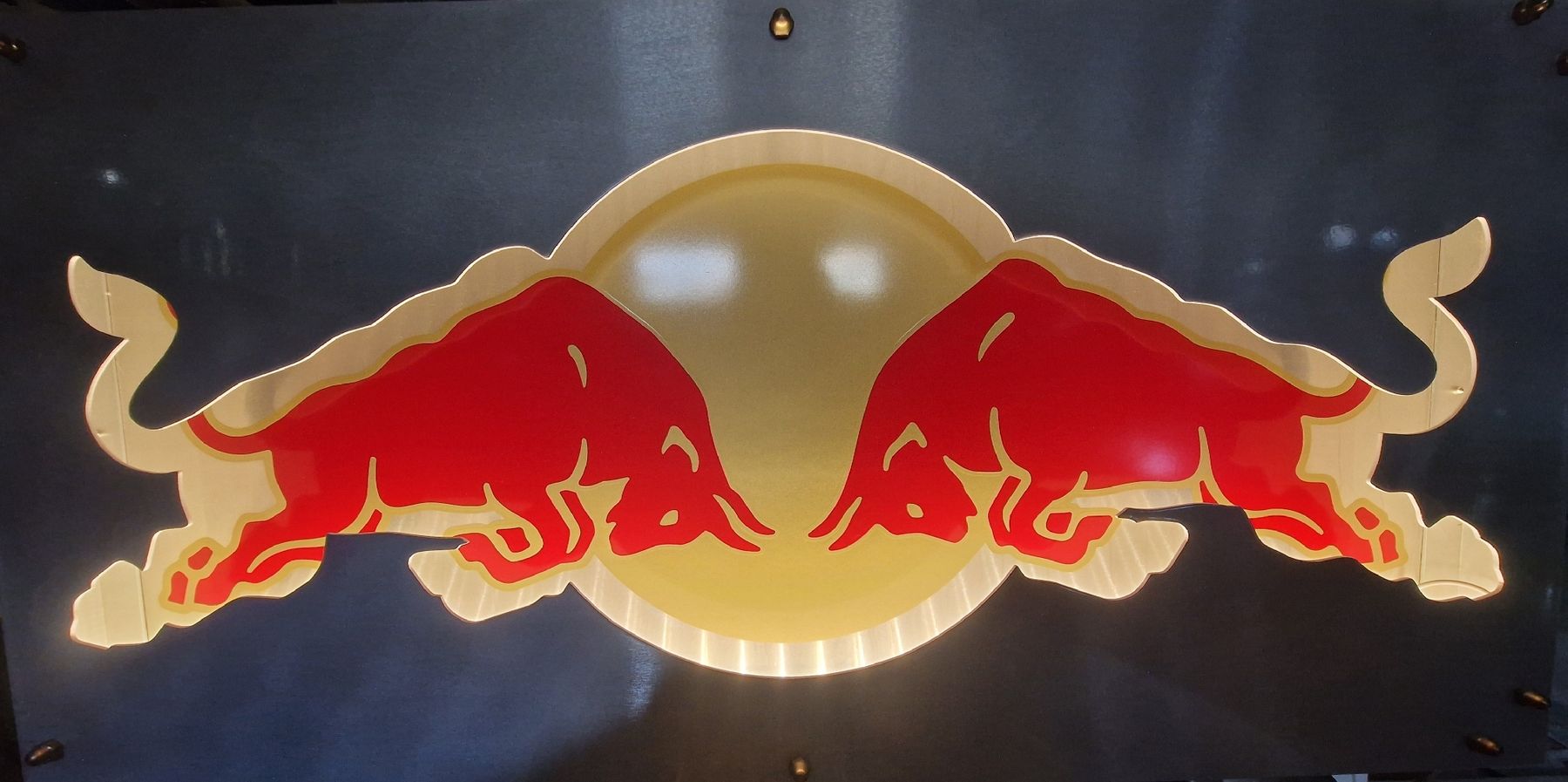 Red Bull Insegne: Red Bull Leuchtreklameschild – Usato da Matzendorf venduto da nike15