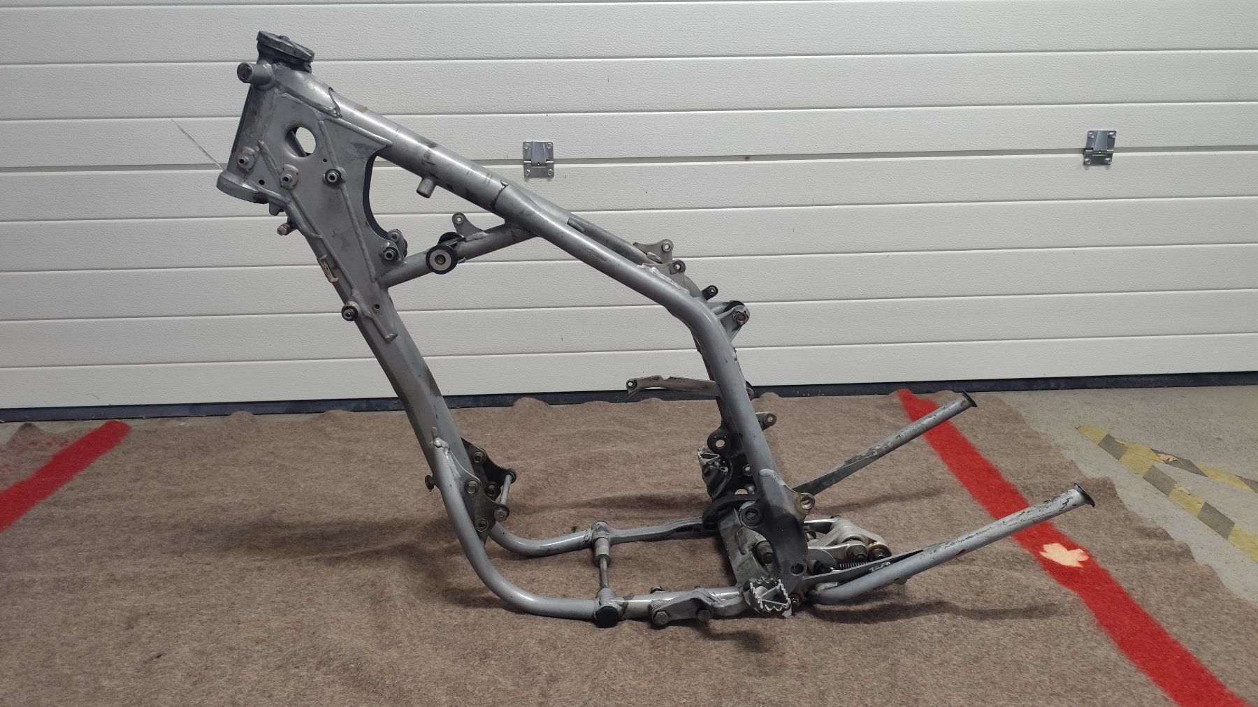 KTM Tutti i ricambio per moto: KTM 640 SC 2002 Rahmen mit Papieren – Usato da Auw venduto da svenschuler 1