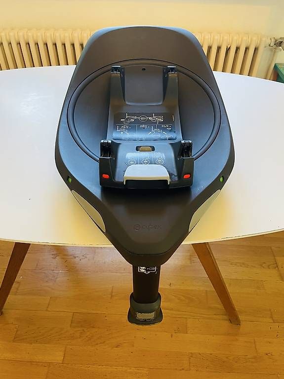 Seggiolini per auto: Cybex base G – Usato da Genève venduto da Alamirk