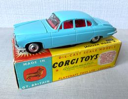 🟡🔵 Corgi Toys # 238 / Jaguar Mark X / 1962 / Excellent