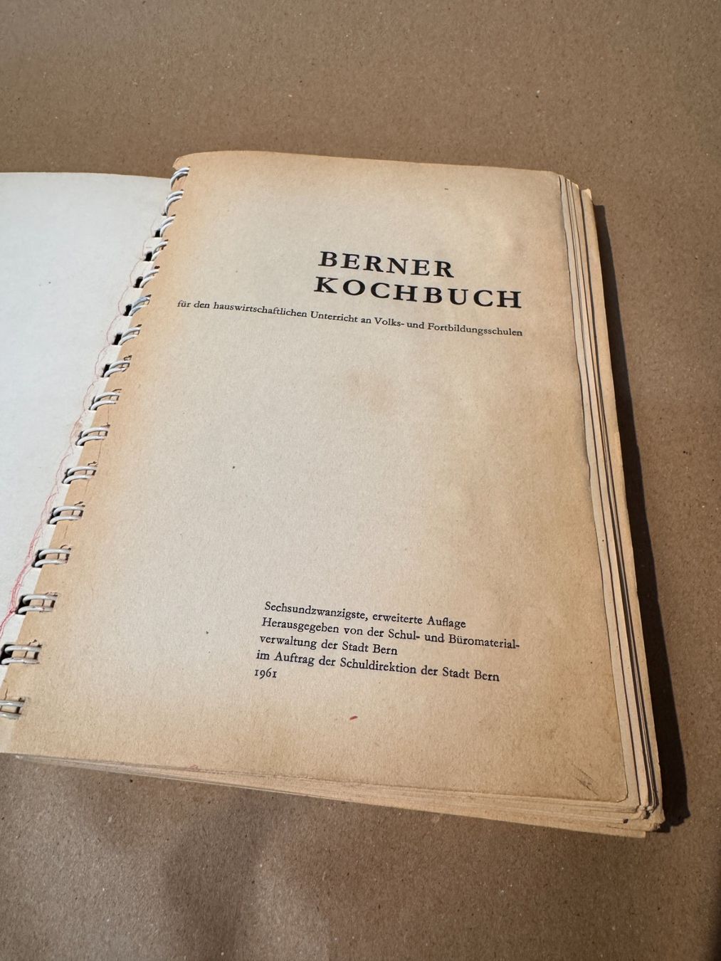 Libri: Berner Kochbuch 1961 – Usato da Bern venduto da vintagedrop.ch 1