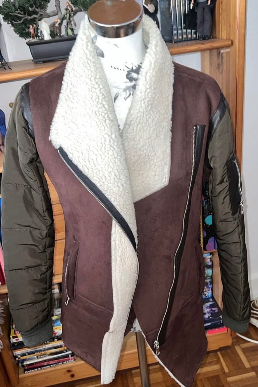 Giacche: Spezielle Jacke Gr S/M – Usato da Basel venduto da Winniepuuh 1