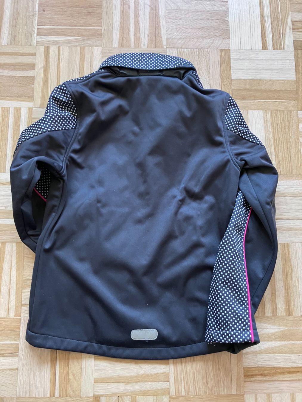 Giacche & Cappotti: Softshelljacke 134/140 anthrazit mit pink – Usato da Brugg AG venduto da salo4me 4
