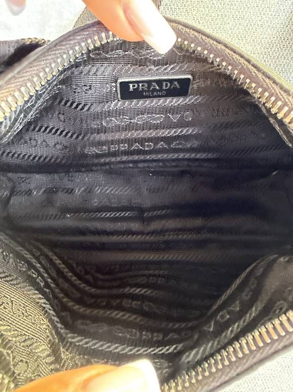 Taschen für Damen: Originale Prada Tasche – Gebraucht aus Wetzikon ZH von veysel71 2