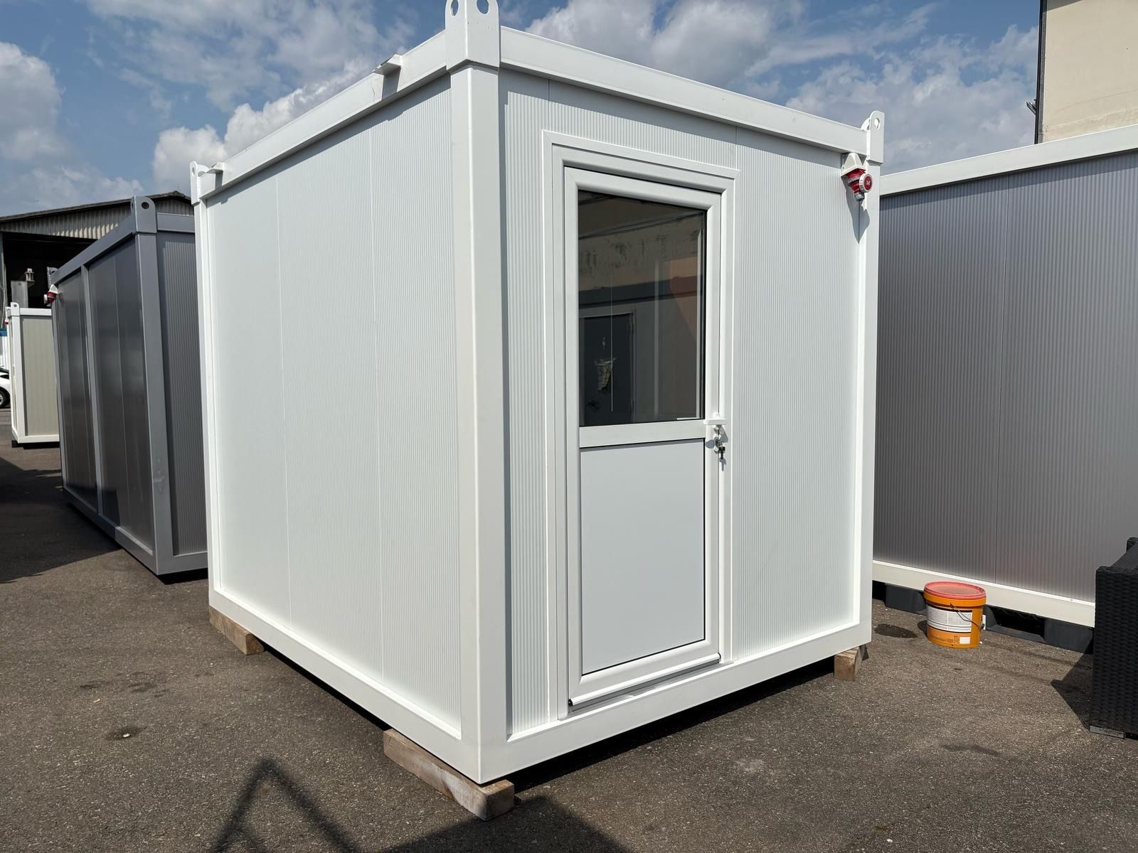 Baucontainer: Baucontainer/ Bürocontainer/ 3m x 2.4m – Neu (gemäss Beschreibung) aus Oftringen von Britta