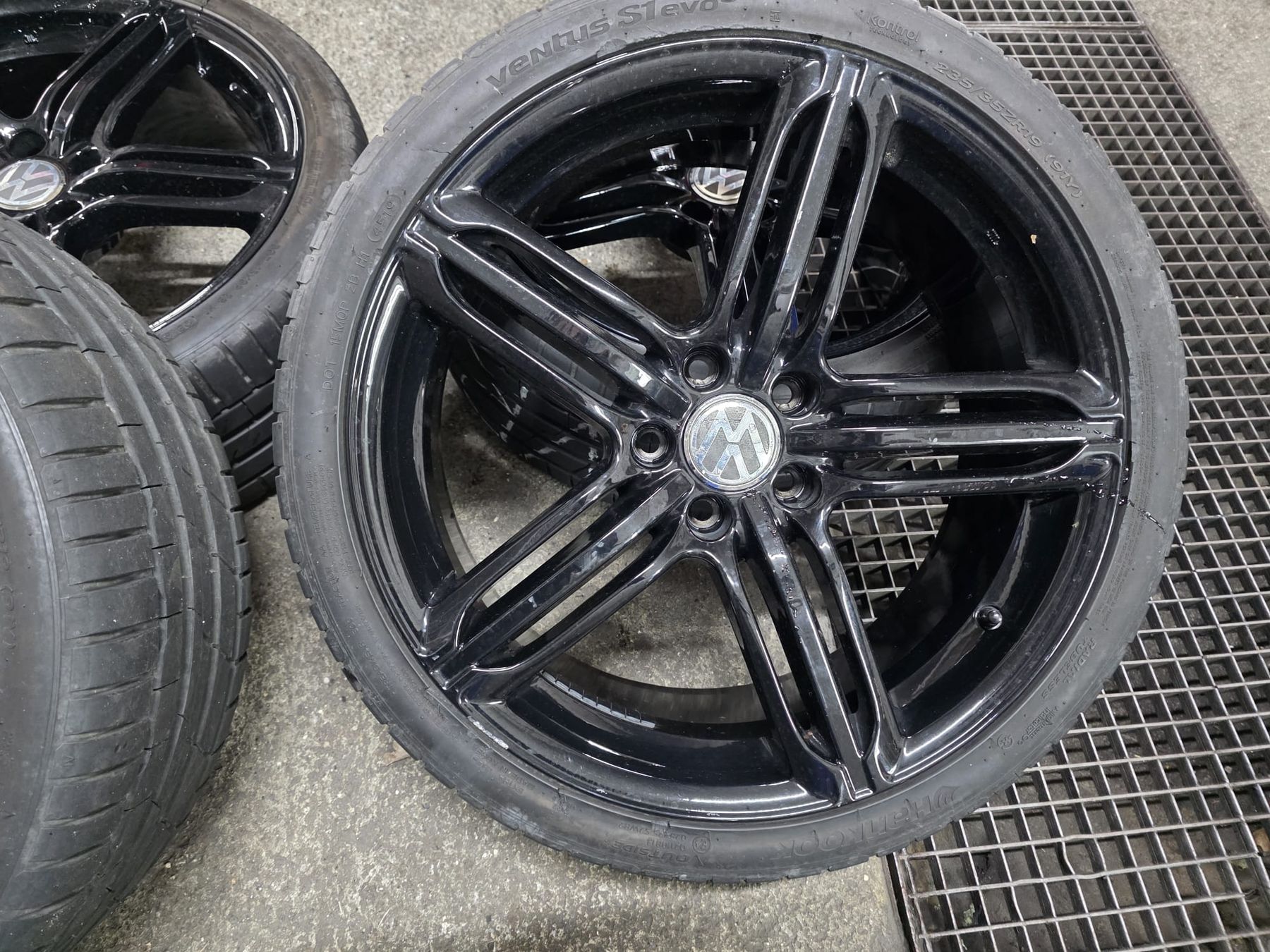 Pneumatici & Ruote complete: VW Komletträder 19 Zoll – Usato da Hombrechtikon venduto da apa_9pxh 9