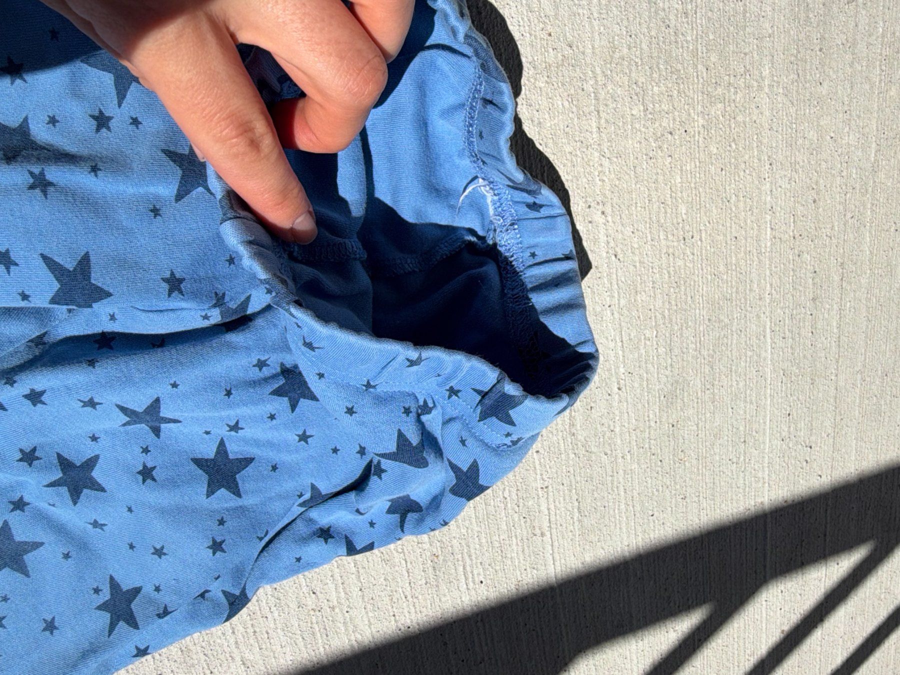 Pantaloni: Blaue Sommerhose mit Sternen – Usato da Riehen venduto da edu_92w7 1