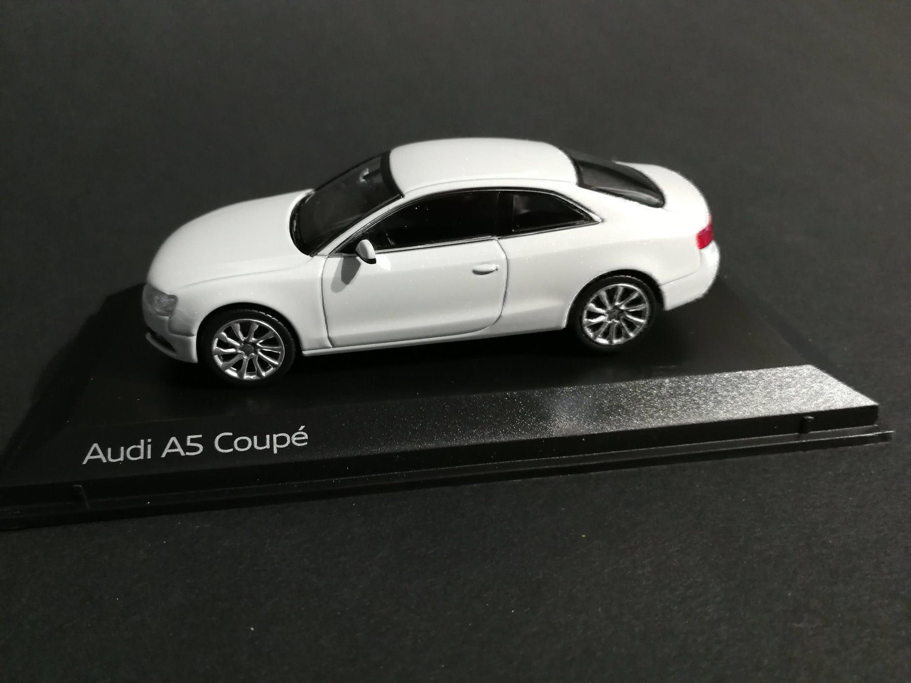 Norev Voitures modèles: Norev A5 Coupé BJ 2012 – Neuf avec emballage d'origine à Obfelden par Real_pleu