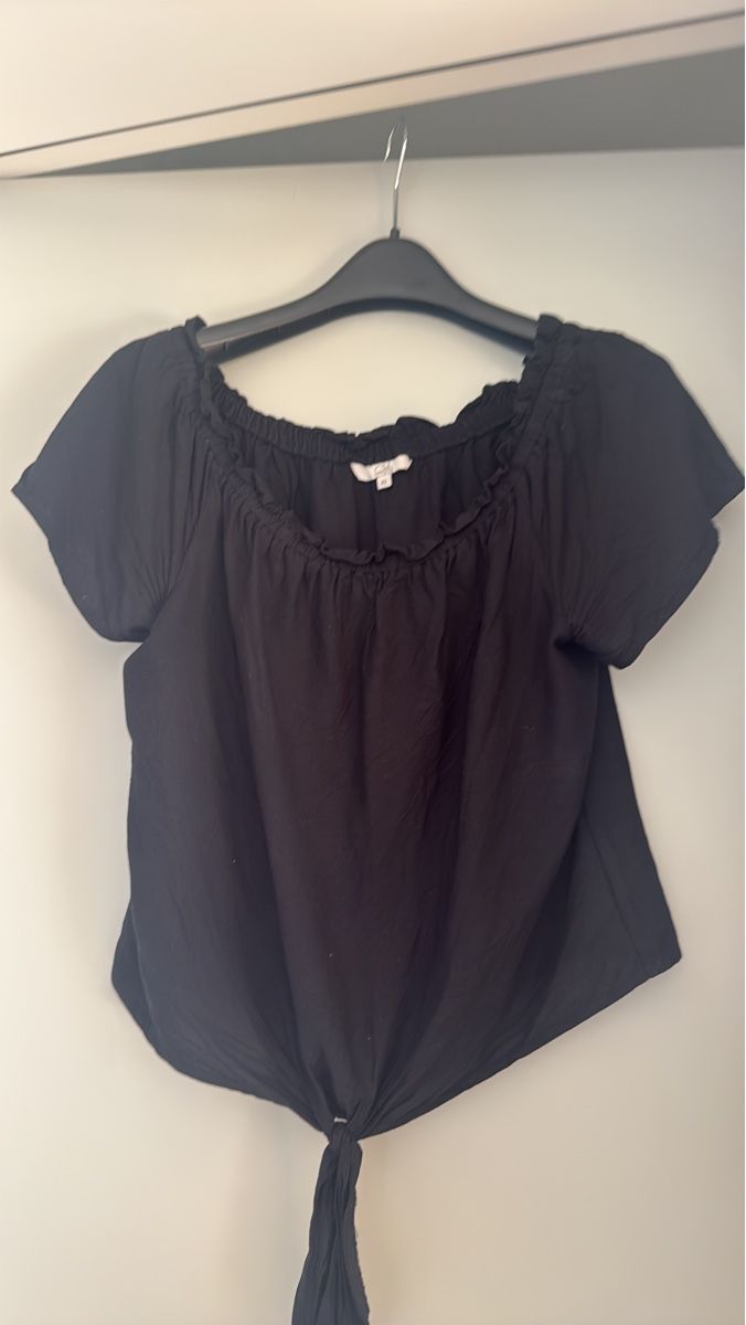 C&A Tops: Damen-Top schwarz Grösse 40 – D'occasion à Zürich par Hugsy30
