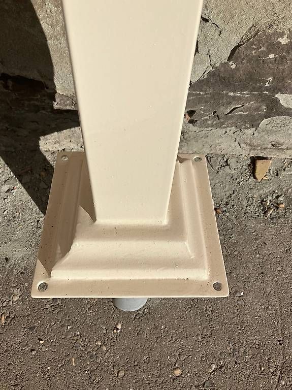 Altro in Decorazioni & Accessori: Standpfosten mit handgeschmiedeter Kette – Usato da St. Gallen venduto da czucio 3