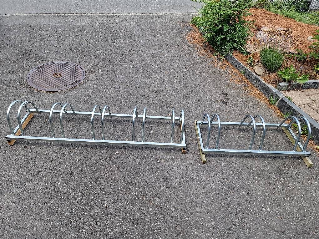 Cavalletti per biciclette: Fahrradständer  Veloständer – Usato da Heerbrugg venduto da Jeton.Keka
