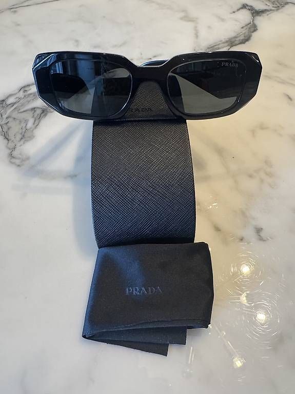 Prada Brillen & Gläser: Prada Sonnenbrille – Gebraucht aus Zürich von tanski_m 1
