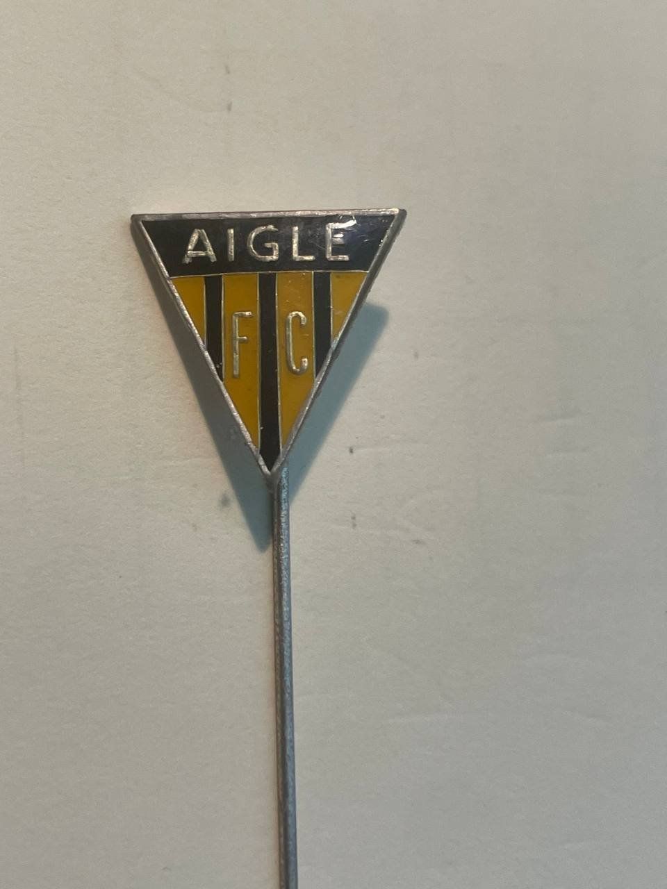 Placchette & Badge: 117. Anstecknadel - FC Aigle – Usato da Luzern venduto da Irek 1