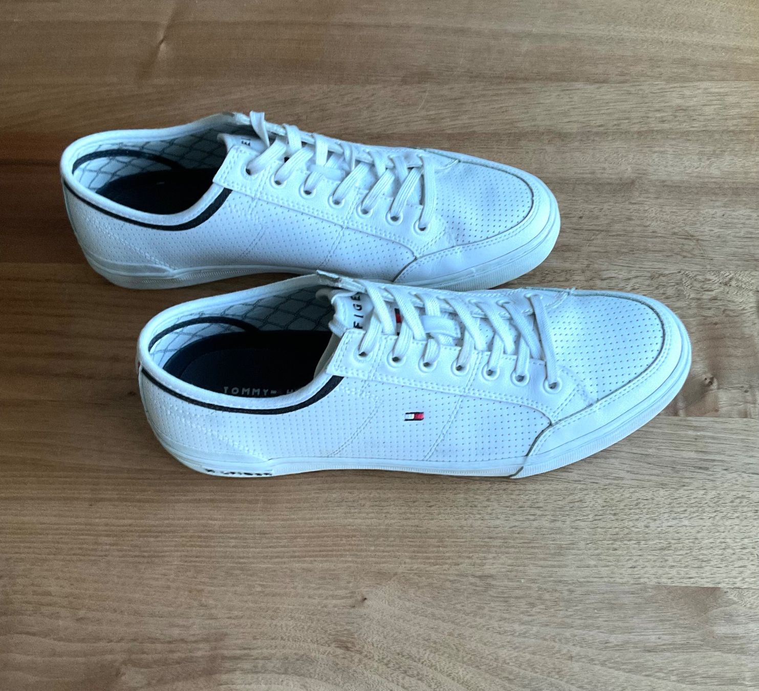 Tommy Hilfiger Scarpe da uomo: Leder Sneaker Tommy Hilfiger – Nuovo (secondo la descrizione) da Amriswil venduto da Chmm1 1