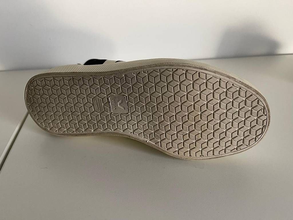 Damenschuhe: Sneaker VEJA WATA – Neu und originalverpackt aus Triesen von Chevalley 4