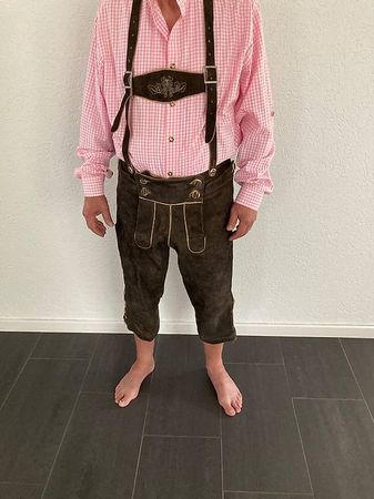 Lederhose mit Hemd