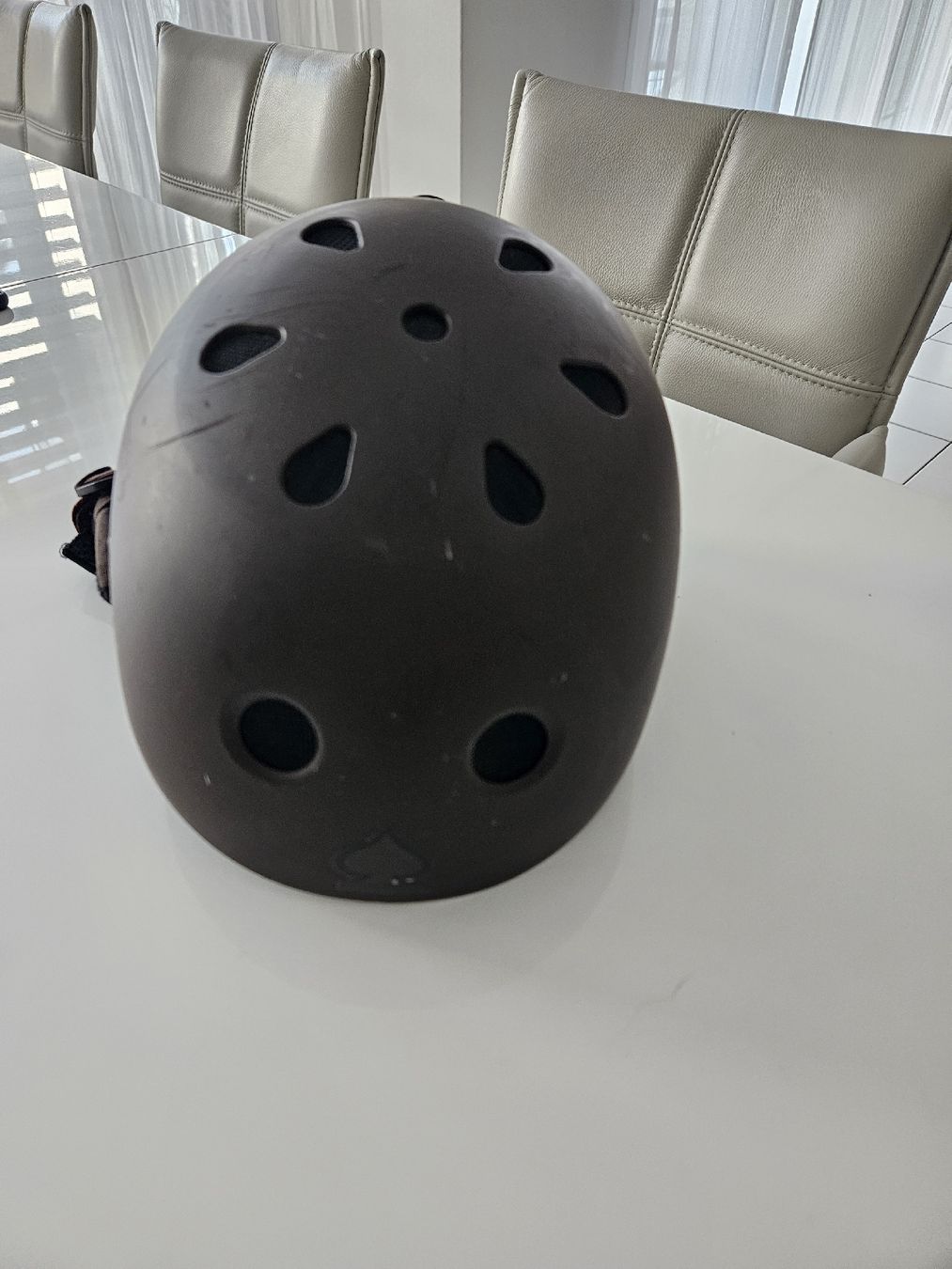 Helme: Ski-/Snowboardhelm – Gebraucht aus Ostermundigen von Msmash 4