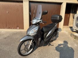 Honda Vision 50 grigio con bauletto usato