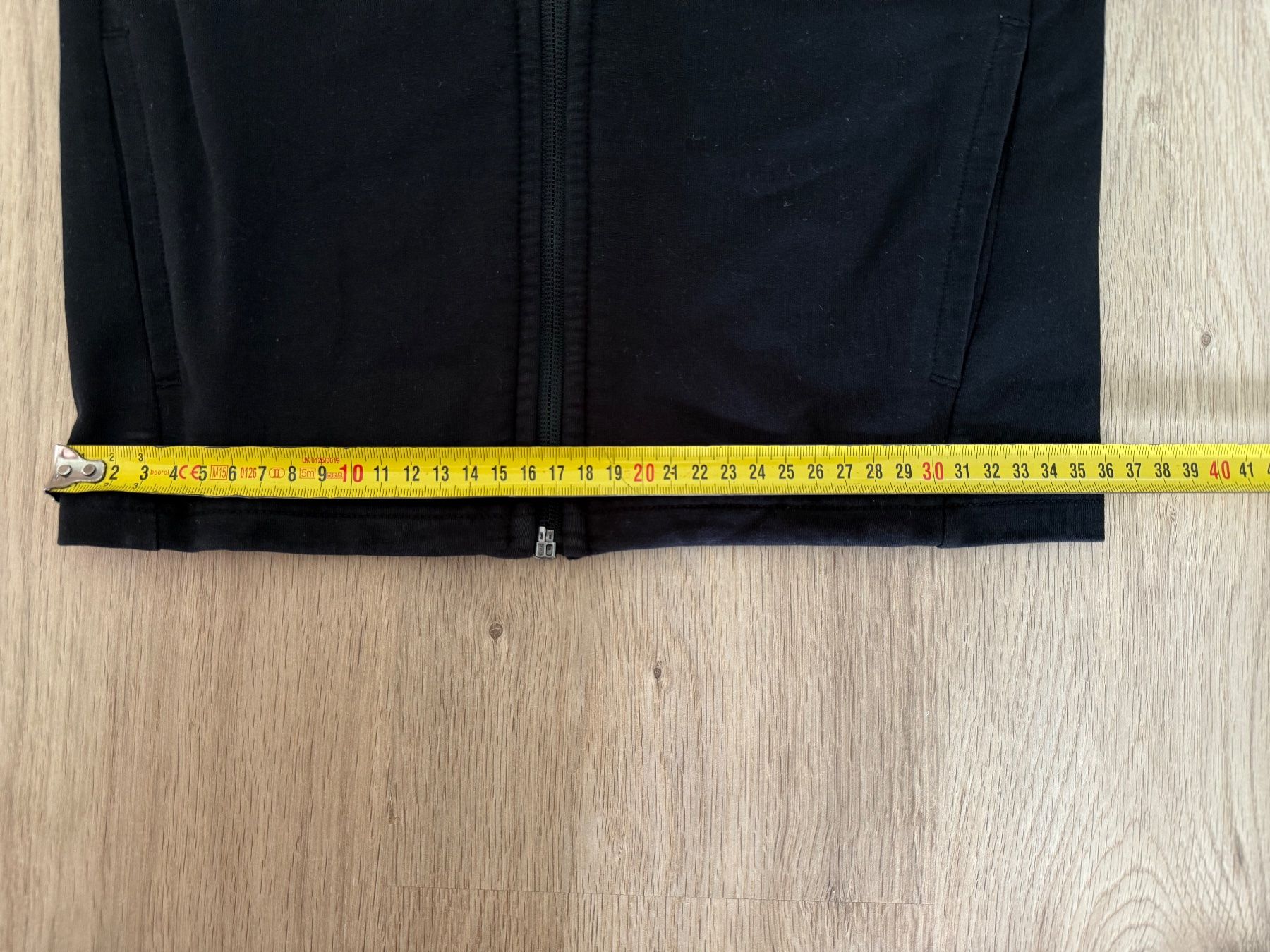 Puma Giacche: Schwarz-Graue Puma Trainerjacke Grösse 140 – Usato da Oberburg venduto da Serbus 1